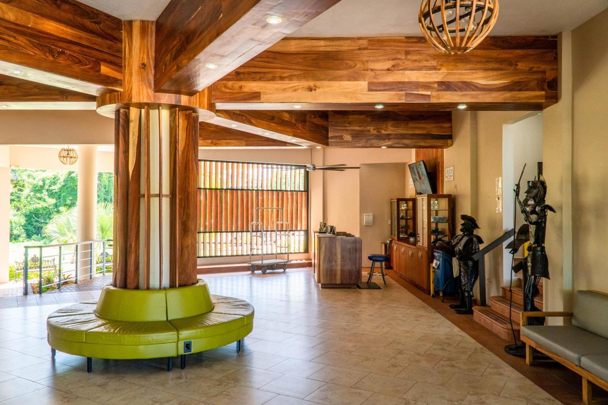 Parador El Faro Aguadilla Ngoại thất bức ảnh